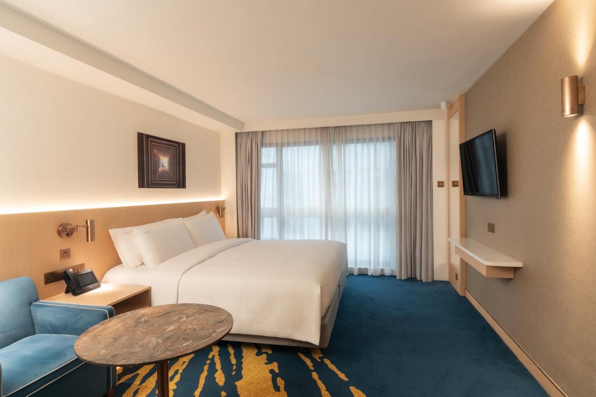 Golden Mile By Ihg 4* Гонконг